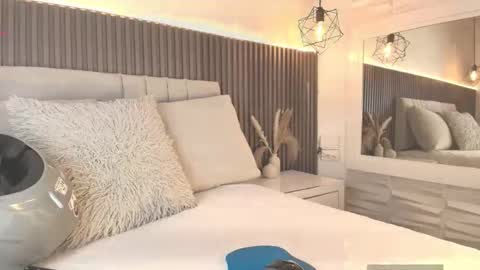 SHANON online show from December 2025 04:58:01 PM