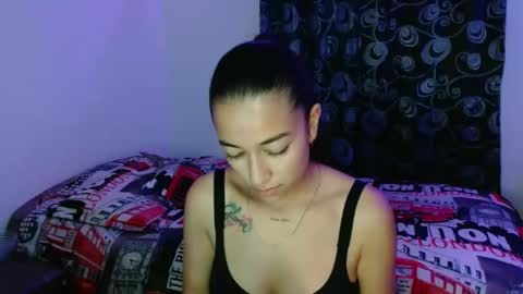 Snapshot of shantal_d03 chatting on February 2025 03:33:02 AM shantal_d03 online show from February 2025 03:33:02 AM