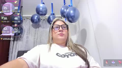 Snapshot of shantal_smith9 chatting on November 2025 02:43:02 AM S H A N T A L S M I T H online show from November 2025 02:43:02 AM