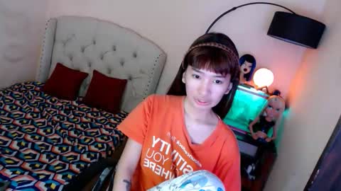 SHANTA FOX  s online show from October 2025 12:35:01 AM