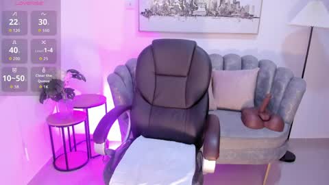 Snapshot of shantall_wills chatting on June 2026 10:32:01 AM Shantall wills online show from June 2026 10:32:01 AM
