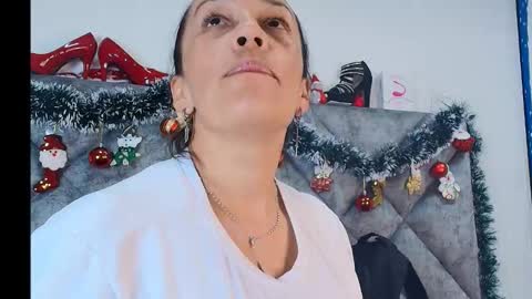 Snapshot of shantey_laurent chatting on December 2025 02:02:02 PM shantey online show from December 2025 02:02:02 PM