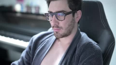 frenchy boy online show from December 2025 09:05:02 AM