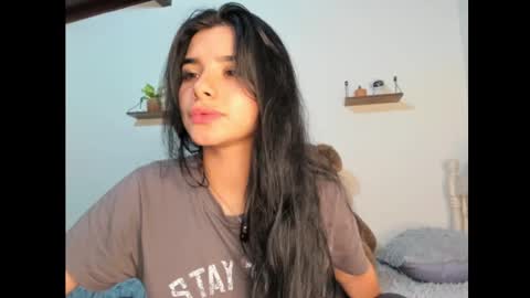 Snapshot of shara_jones chatting on December 2024 06:01:02 AM Sara online show from December 2024 06:01:02 AM