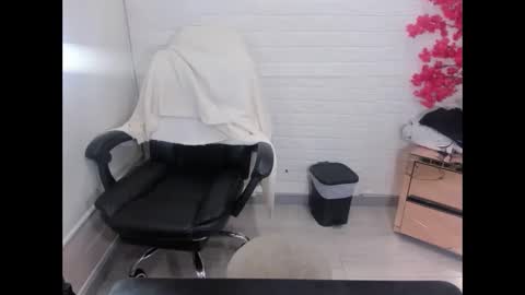 Snapshot of shara_oz chatting on April 2026 03:12:01 AM Shara Oz online show from April 2026 03:12:01 AM