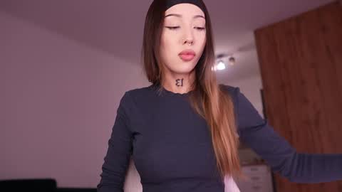 Snapshot of sharlin_13 chatting on December 2025 12:48:02 AM Sharlin online show from December 2025 12:48:02 AM