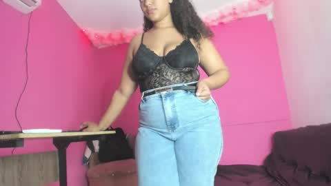 Sharlot online show from November 2025 11:58:01 AM