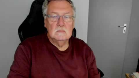 sharlots_pet online show from May 2026 10:36:01 AM