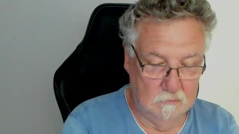 sharlots_pet online show from June 2026 01:12:01 PM