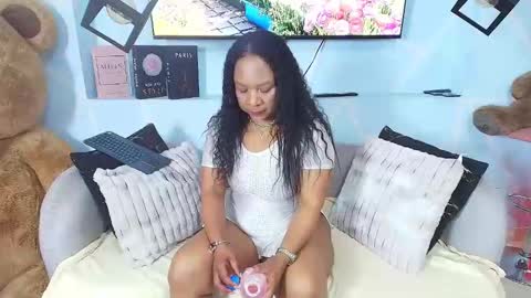 Snapshot of sharon_noa chatting on May 2026 02:47:02 PM Sharon Noa online show from May 2026 02:47:02 PM