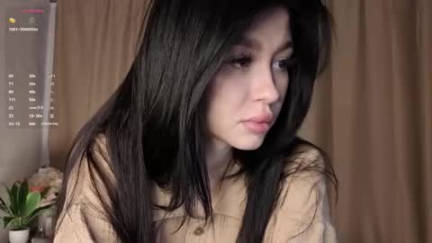 Lily online show from October 2025 06:19:02 PM