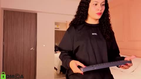 Snapshot of sharonn___ chatting on January 2026 03:56:01 AM Sharon online show from January 2026 03:56:01 AM