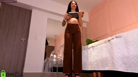 Snapshot of sharonn___ chatting on February 2026 04:10:01 AM Sharon online show from February 2026 04:10:01 AM