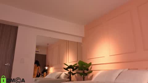 Snapshot of sharonn___ chatting on February 2026 04:12:02 AM Sharon online show from February 2026 04:12:02 AM