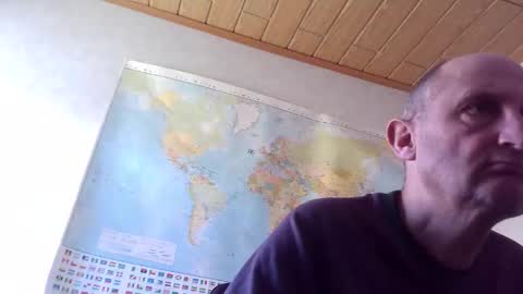 Snapshot of sharpshoder chatting on September 2025 11:45:01 AM Peter online show from September 2025 11:45:01 AM