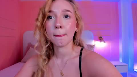 Snapshot of shatall_rouge chatting on May 2026 05:37:01 AM Shantall online show from May 2026 05:37:01 AM