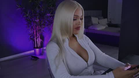 shayblonde online show from January 2025 12:33:01 AM