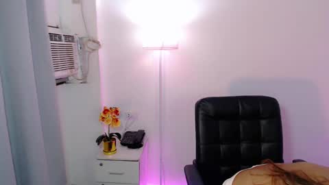 Snapshot of shealana69 chatting on February 2025 08:02:02 PM MY IG Shealana69 online show from February 2025 08:02:02 PM