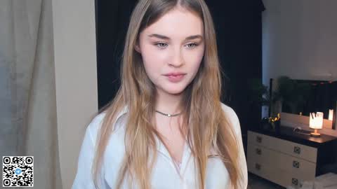 Snapshot of sheenaeast chatting on December 2024 07:03:01 AM Violet online show from December 2024 07:03:01 AM