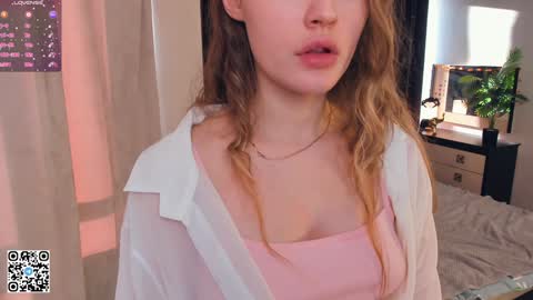 Snapshot of sheenaeast chatting on January 2025 10:02:02 AM Violet online show from January 2025 10:02:02 AM