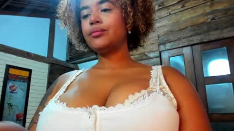 Snapshot of sheilamakano70 chatting on June 2026 12:09:02 AM Sheila Makano online show from June 2026 12:09:02 AM