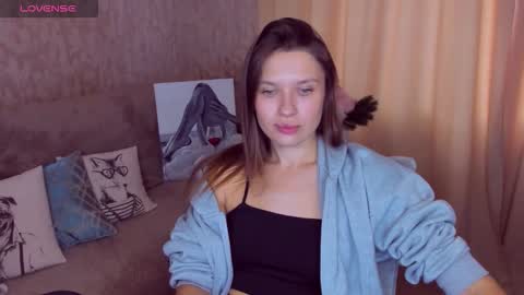 Alexis online show from November 2025 08:25:02 AM