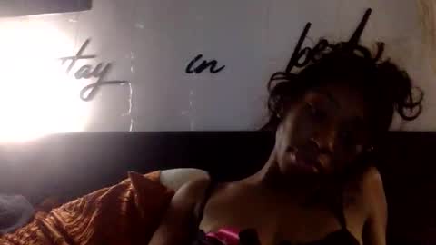 Lola online show from December 2025 06:19:01 AM