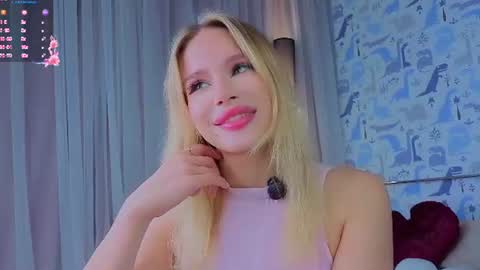 Snapshot of sheliamuyres chatting on July 2026 01:44:01 AM Lina online show from July 2026 01:44:01 AM