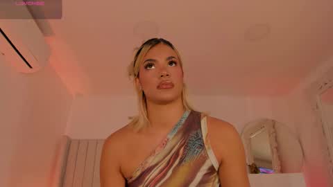 shelynna_azzul online show from March 2026 08:14:01 PM