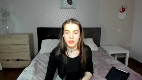 ShelyMoon online show from October 2025 01:40:02 PM