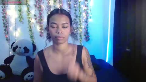 Shenna online show from September 2025 07:03:02 PM