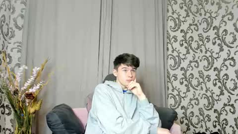 Snapshot of sherlockmax chatting on October 2025 06:39:01 PM Max online show from October 2025 06:39:01 PM