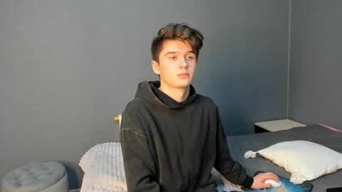 Snapshot of sherlockmax chatting on October 2025 07:15:01 PM Max online show from October 2025 07:15:01 PM