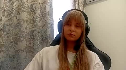 Snapshot of sherrylkeep chatting on November 2025 07:52:02 AM Lisa online show from November 2025 07:52:02 AM