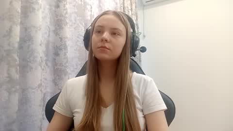 Snapshot of sherrylkeep chatting on December 2025 06:09:01 AM Lisa online show from December 2025 06:09:01 AM