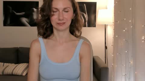 Snapshot of shesleepsnaked chatting on June 2026 06:30:01 PM shesleepsnaked online show from June 2026 06:30:01 PM