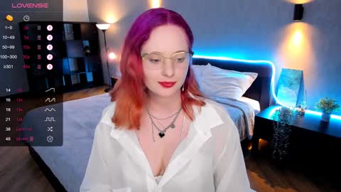 Snapshot of sheslinki chatting on January 2025 12:14:01 PM Hello guys my name is Aemilia online show from January 2025 12:14:01 PM