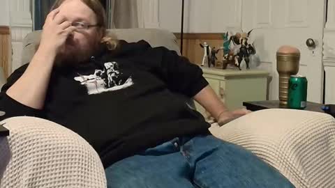 Snapshot of shifty885 chatting on May 2026 11:00:02 PM shifty885 online show from May 2026 11:00:02 PM