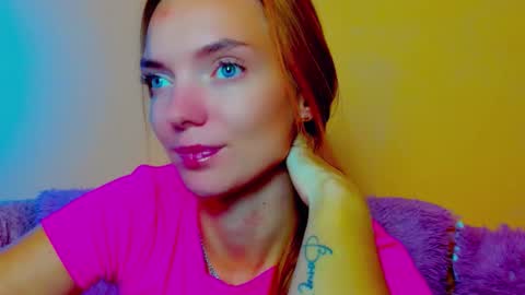 Alexis online show from October 2025 08:39:01 PM