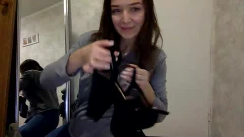 Snapshot of shining_pearl chatting on November 2025 09:57:01 PM Jesica online show from November 2025 09:57:01 PM