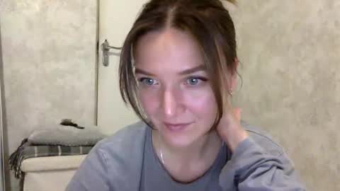 Snapshot of shining_pearl chatting on November 2025 09:41:02 PM Jesica online show from November 2025 09:41:02 PM