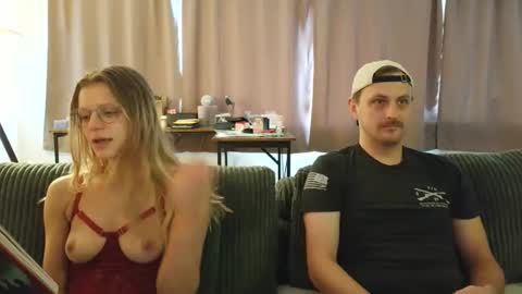 Snapshot of shinyandused chatting on September 2025 05:16:01 PM shinyandused online show from September 2025 05:16:01 PM