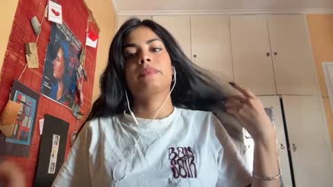 Snapshot of shirleendurrah chatting on April 2026 10:59:01 AM Karin online show from April 2026 10:59:01 AM