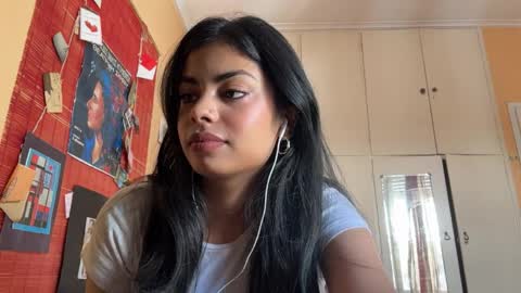 Snapshot of shirleendurrah chatting on April 2026 10:20:02 AM Karin online show from April 2026 10:20:02 AM