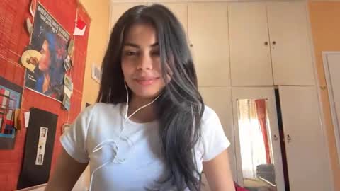 Snapshot of shirleendurrah chatting on April 2026 08:28:02 AM Karin online show from April 2026 08:28:02 AM