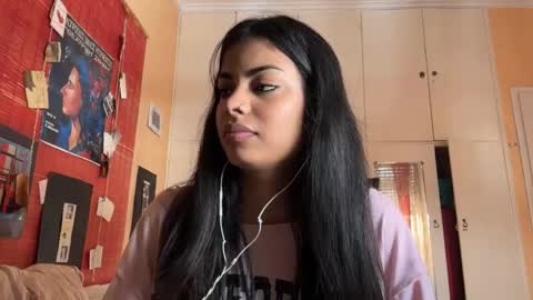 Snapshot of shirleendurrah chatting on May 2026 11:26:02 AM Karin online show from May 2026 11:26:02 AM