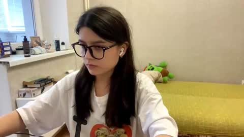 Snapshot of shontagrabowski chatting on June 2026 02:34:01 PM Marie online show from June 2026 02:34:01 PM
