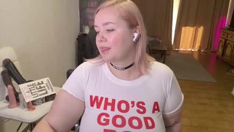 Mimi   online show from February 2026 09:01:02 AM