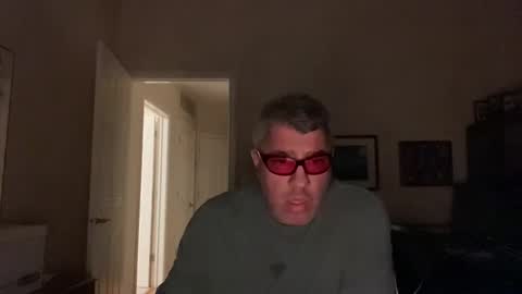 Snapshot of showmet chatting on December 2024 07:40:02 AM Chicago Guy online show from December 2024 07:40:02 AM