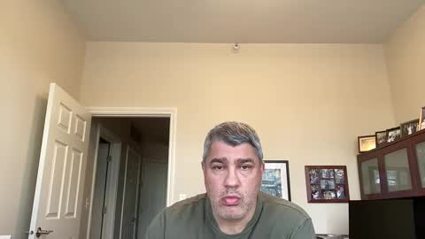 Snapshot of showmet chatting on January 2025 09:08:02 PM Chicago Guy online show from January 2025 09:08:02 PM